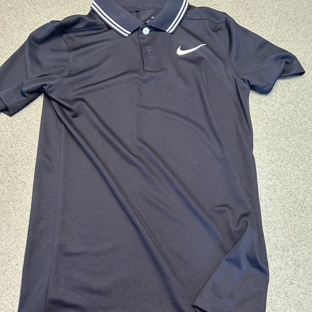 Nike youth golf shirt size small